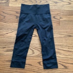 Lululemon leggings/heavyweight capris/black/sz4
